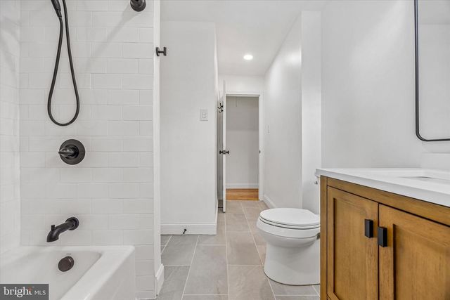 872 ROSCOMMON RD, Bryn Mawr, PA 19010