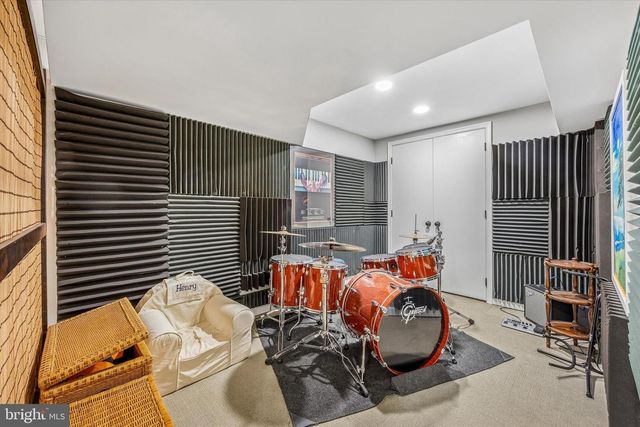 872 ROSCOMMON RD, Bryn Mawr, PA 19010