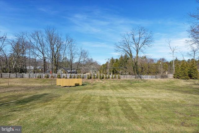 872 ROSCOMMON RD, Bryn Mawr, PA 19010