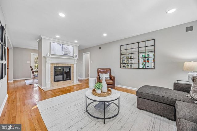 872 ROSCOMMON RD, Bryn Mawr, PA 19010