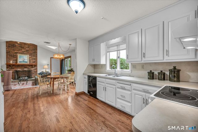 2 Sachem Drive, Cromwell, CT 06416