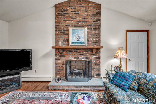 2 Sachem Drive, Cromwell, CT 06416