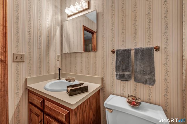 2 Sachem Drive, Cromwell, CT 06416