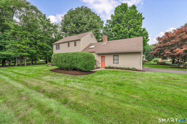 2 Sachem Drive, Cromwell, CT 06416
