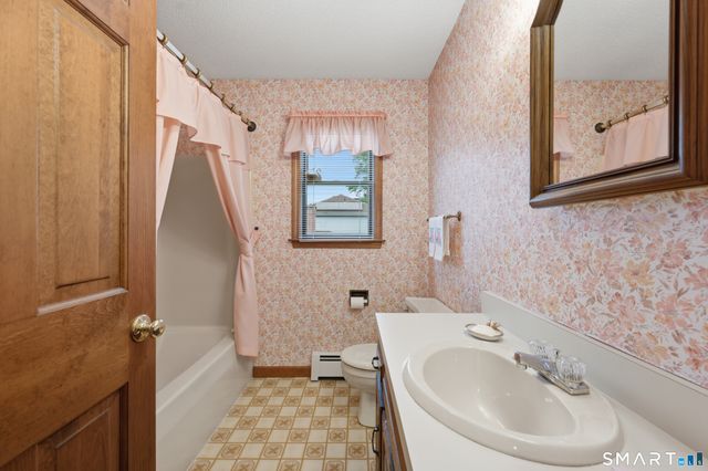 2 Sachem Drive, Cromwell, CT 06416
