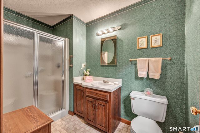 2 Sachem Drive, Cromwell, CT 06416