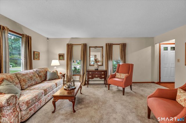 2 Sachem Drive, Cromwell, CT 06416