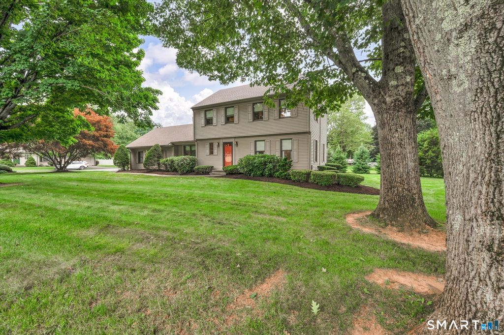 2 Sachem Drive, Cromwell, CT 06416