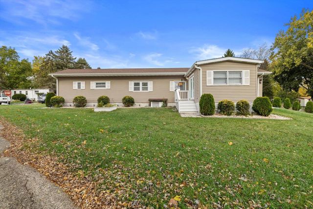 1455 Greenfield AVENUE, Burlington, WI 53105