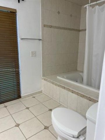 5780 SW 59th Pl, South Miami, FL 33143