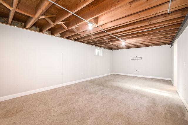 101 N Pine Street, Mount Prospect, IL 60056