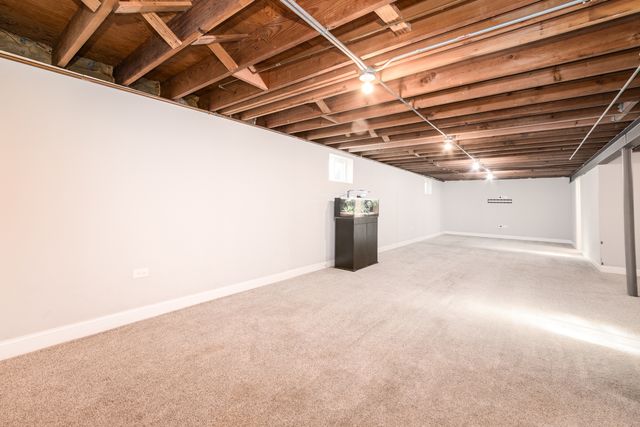 101 N Pine Street, Mount Prospect, IL 60056