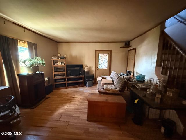 11519 Prov Neap Swan Road, Grand Rapids, OH 43522