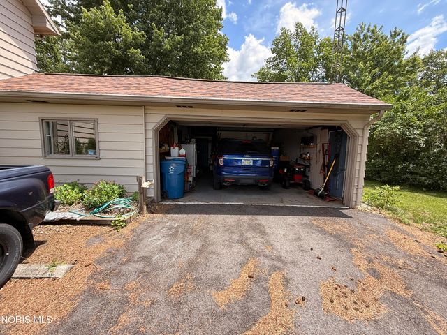 11519 Prov Neap Swan Road, Grand Rapids, OH 43522