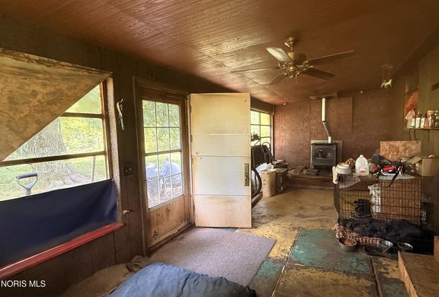 11519 Prov Neap Swan Road, Grand Rapids, OH 43522