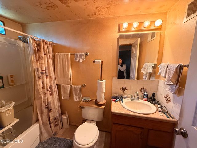 11519 Prov Neap Swan Road, Grand Rapids, OH 43522