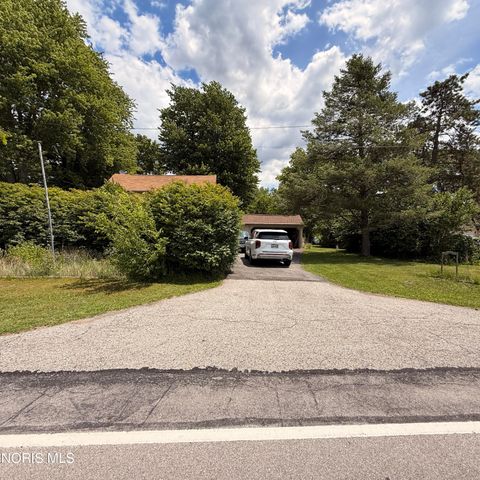 11519 Prov Neap Swan Road, Grand Rapids, OH 43522