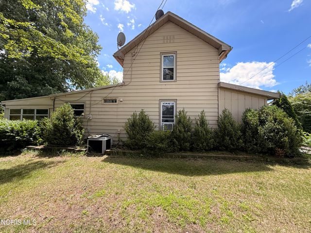 11519 Prov Neap Swan Road, Grand Rapids, OH 43522