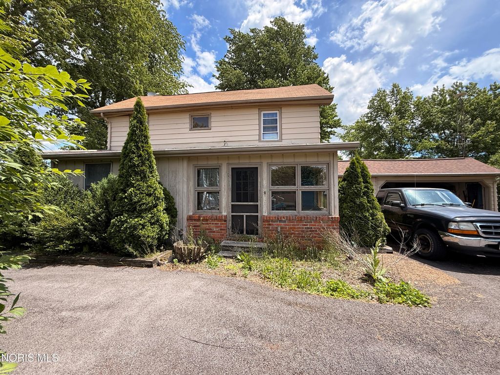 11519 Prov Neap Swan Road, Grand Rapids, OH 43522