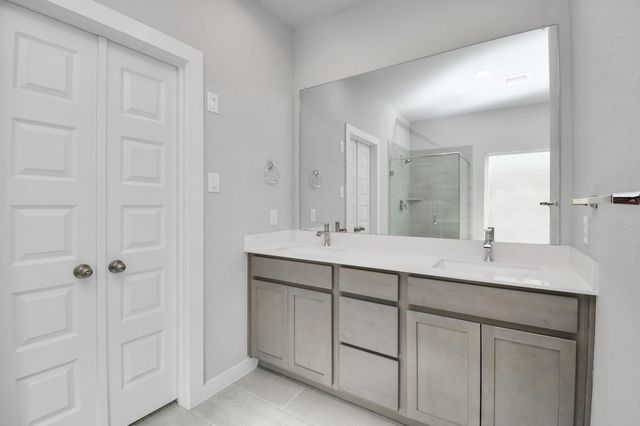 11807 Royal Willow Lane, Houston, TX 77066