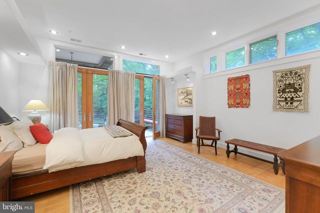 2807 CHESTERFIELD PL NW, Washington, DC 20008