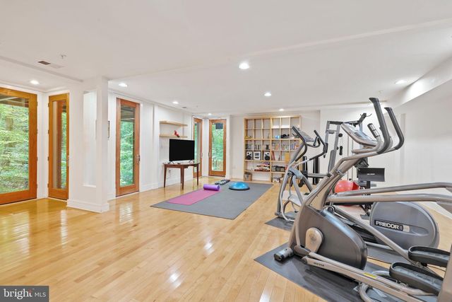 2807 CHESTERFIELD PL NW, Washington, DC 20008