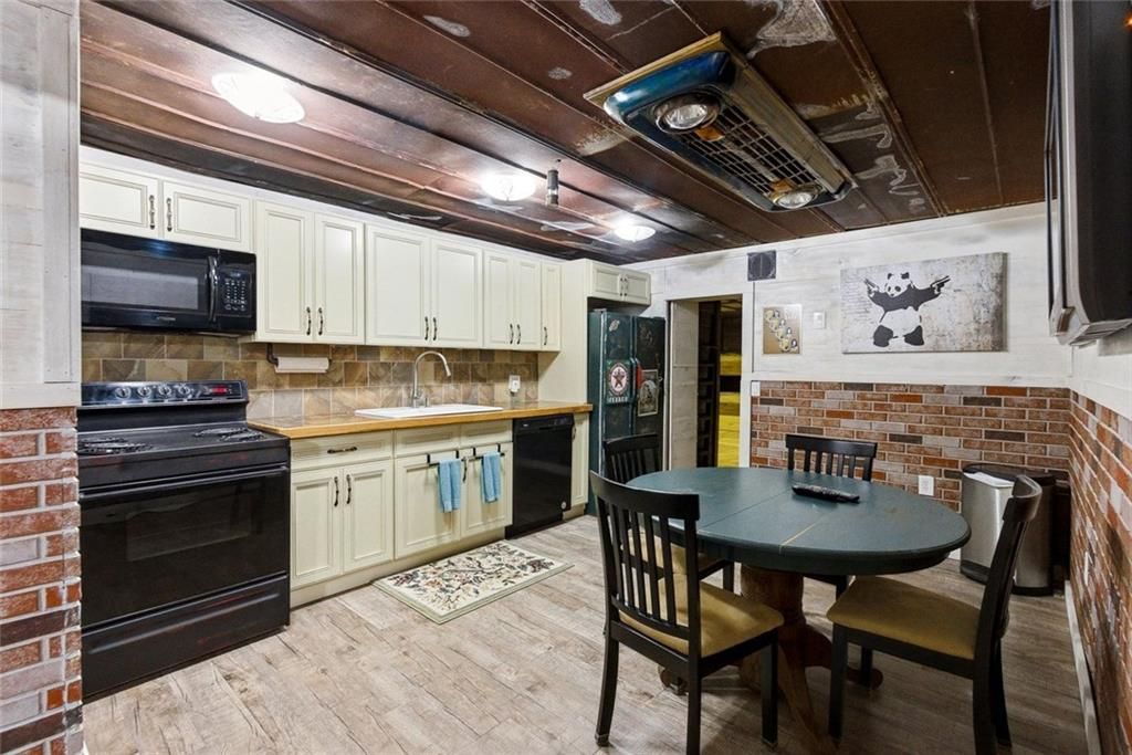 Image 101 of property listing at 5135 Howard Road, Cumming, GA 30040