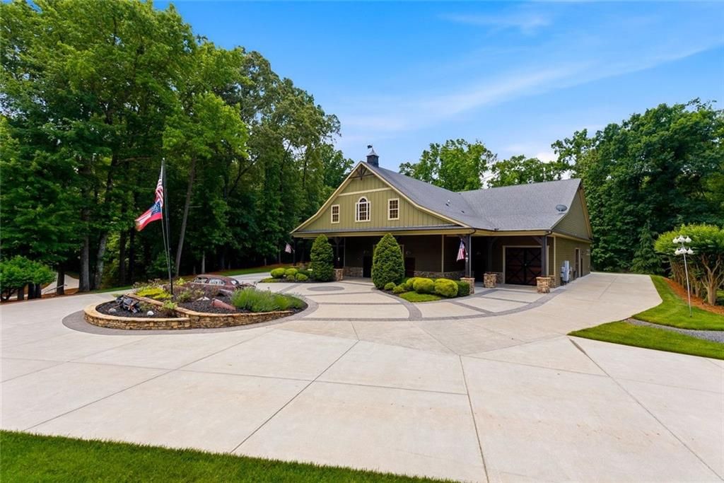 Image 116 of property listing at 5135 Howard Road, Cumming, GA 30040