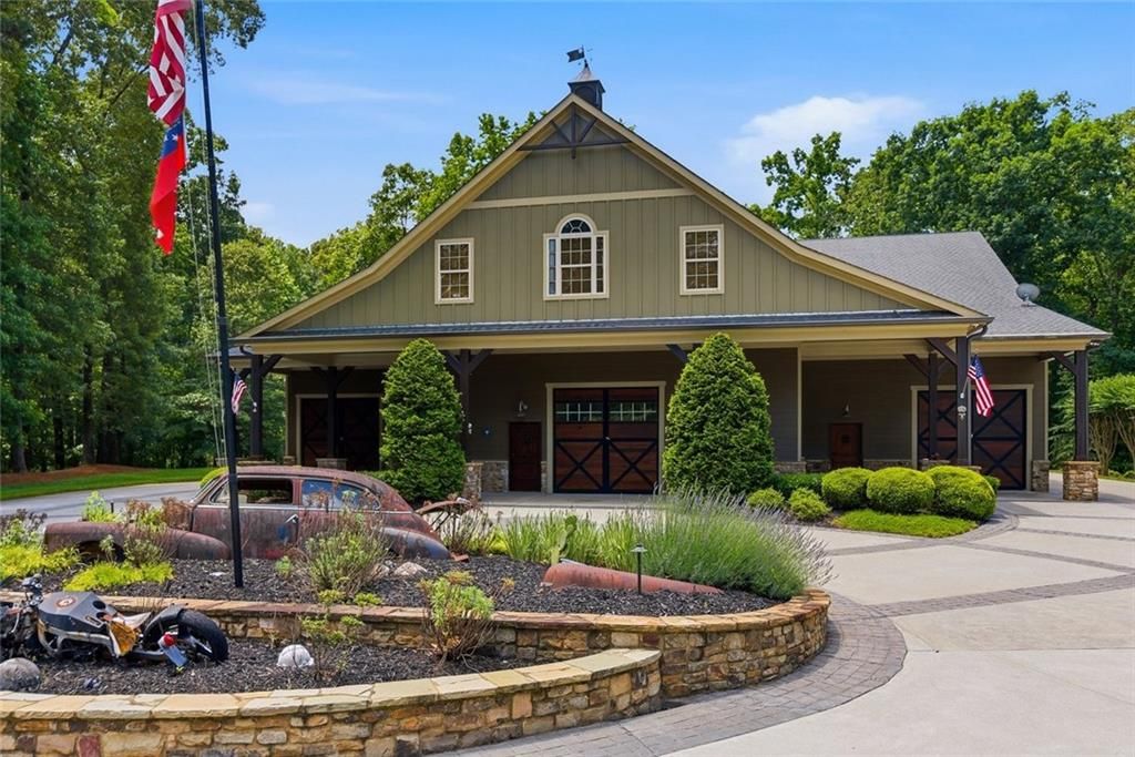 Image 117 of property listing at 5135 Howard Road, Cumming, GA 30040