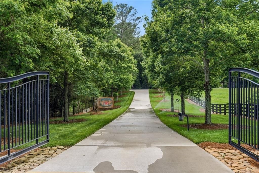 Image 163 of property listing at 5135 Howard Road, Cumming, GA 30040