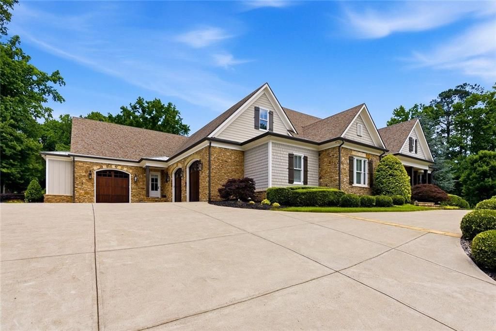 Image 18 of property listing at 5135 Howard Road, Cumming, GA 30040