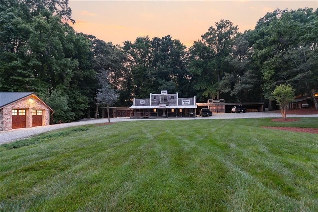 Image 189 of property listing at 5135 Howard Road, Cumming, GA 30040