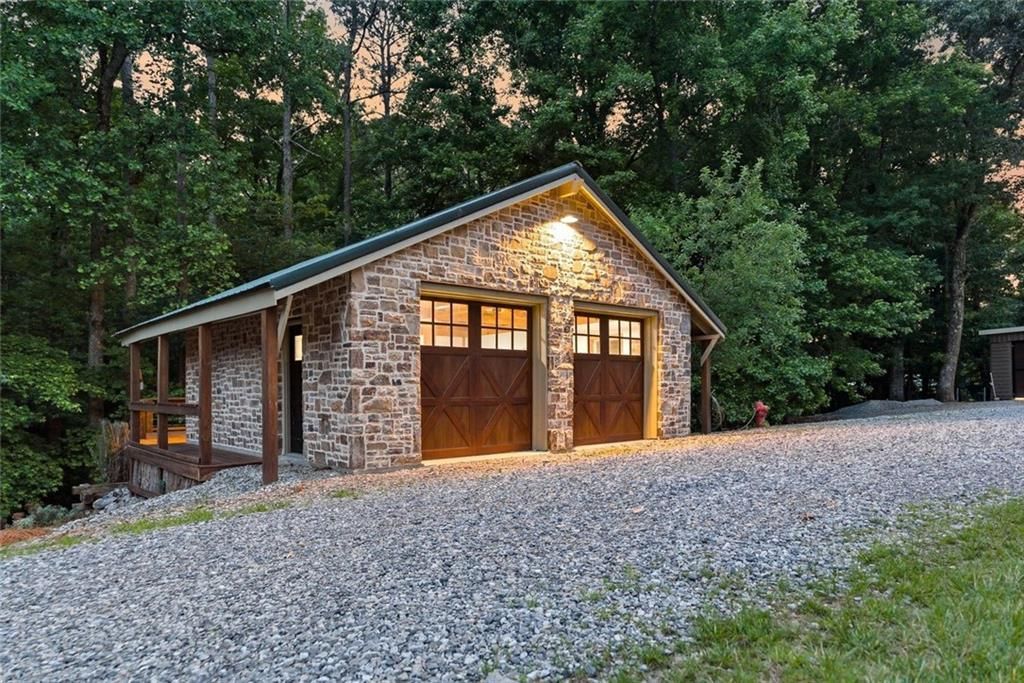 Image 190 of property listing at 5135 Howard Road, Cumming, GA 30040