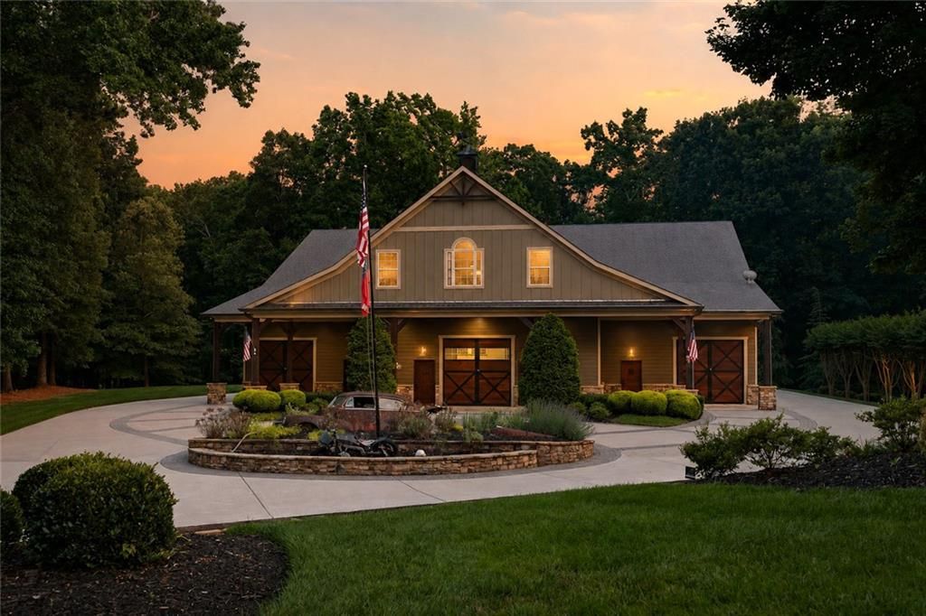 Image 193 of property listing at 5135 Howard Road, Cumming, GA 30040