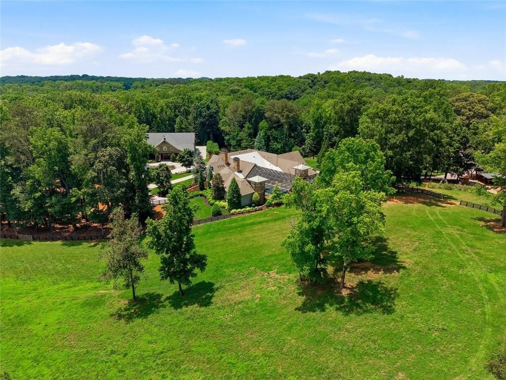 Image 2 of property listing at 5135 Howard Road, Cumming, GA 30040