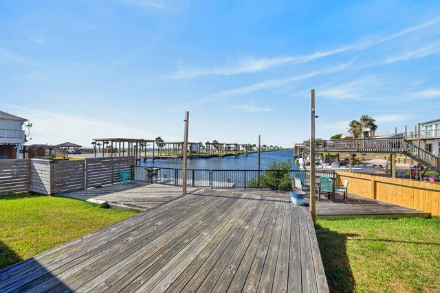 111 Caribbean Drive, Corpus Christi, TX 78418