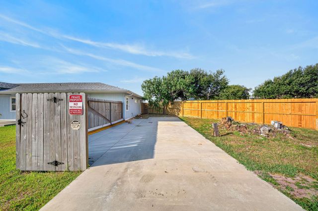 111 Caribbean Drive, Corpus Christi, TX 78418