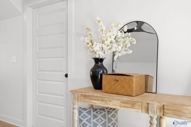 16 October Way, Guntersville, AL 35976