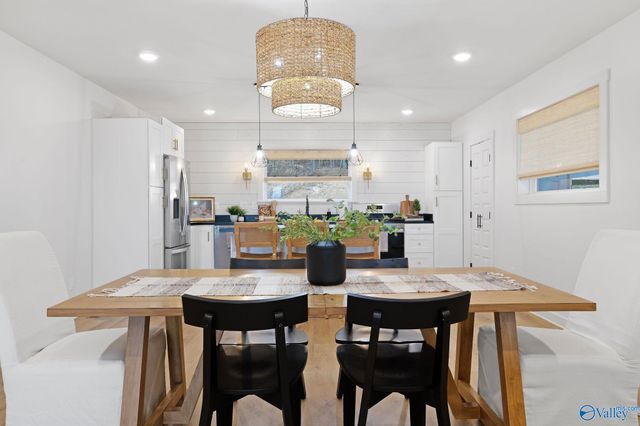 16 October Way, Guntersville, AL 35976