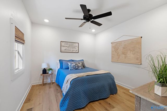 16 October Way, Guntersville, AL 35976