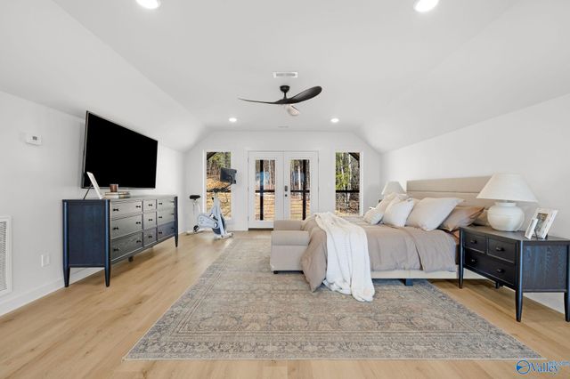 16 October Way, Guntersville, AL 35976