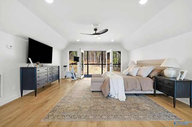 16 October Way, Guntersville, AL 35976