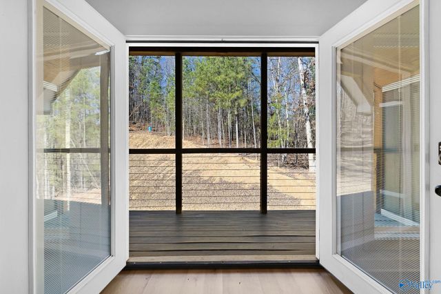 16 October Way, Guntersville, AL 35976