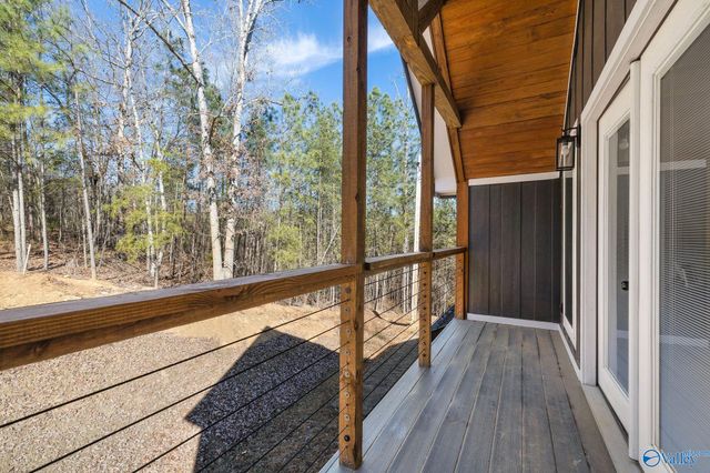 16 October Way, Guntersville, AL 35976