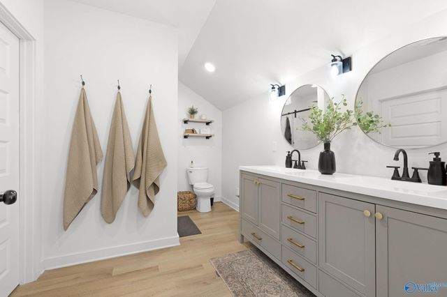 16 October Way, Guntersville, AL 35976