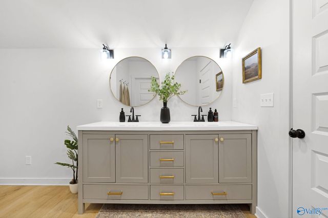 16 October Way, Guntersville, AL 35976