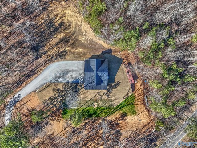 16 October Way, Guntersville, AL 35976