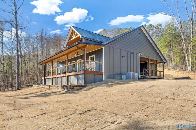 16 October Way, Guntersville, AL 35976