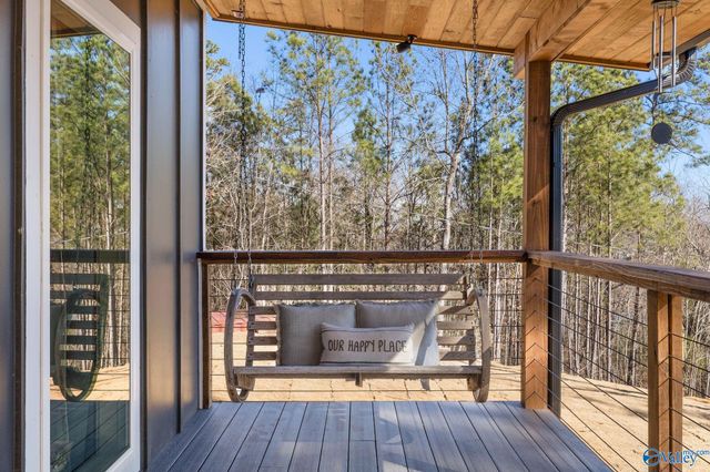 16 October Way, Guntersville, AL 35976