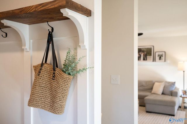 16 October Way, Guntersville, AL 35976